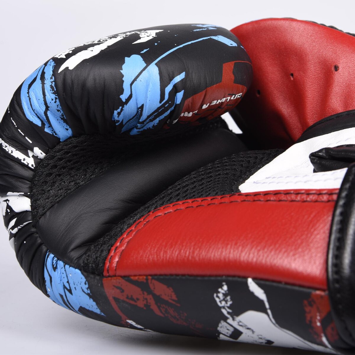 8 WEAPONS Boxing Gloves, Cut like a Blade 2.0, black