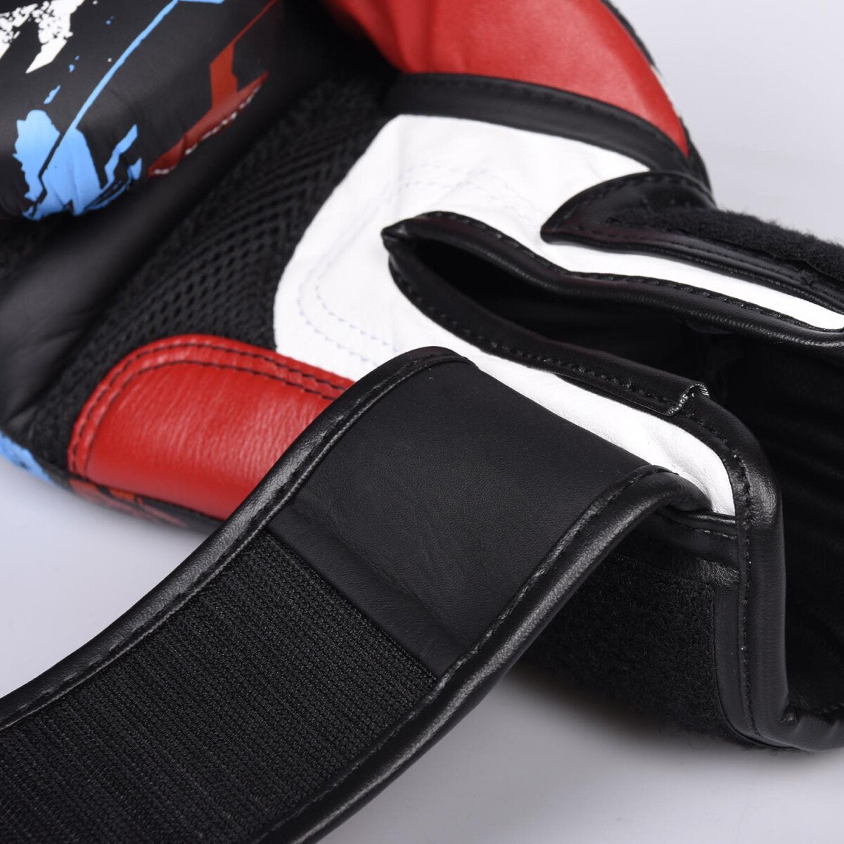 8 WEAPONS Boxing Gloves, Cut like a Blade 2.0, black